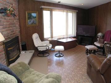 Vacation Rental for 14 Guests in Chatham-Kent, Lake Erie (Canada), Picture 4