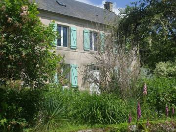 Gîte pour 6 personnes, avec jardin à Saint-Setiers