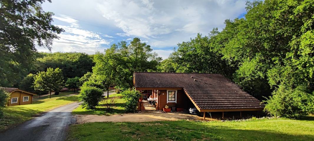 Chalet Le Roy in Mauroux – Relaxation, Nature & Family Fun! in Mauroux, Quercy