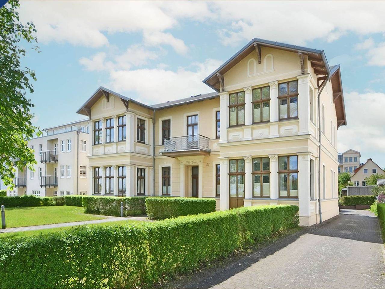 Ganze Ferienwohnung, Villa Luna - Stilvolle Ferienwohnung in Ahlbeck direkt am Strand mit Terrasse in Drei Kaiserbäder, Heringsdorf