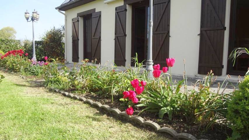 Location de vacances pour 6 personnes, avec vue et jardin à Trévières - 2