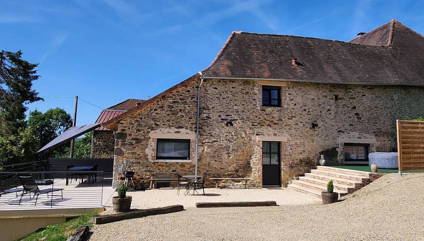 Gîte pour 4 personnes, avec Jacuzzi ainsi que Terrasse et Jardin