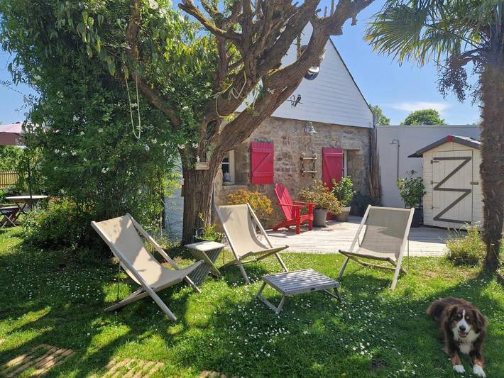 Chambre d’hôte pour 4 personnes, avec Terrasse et Jardin ainsi que Sauna et Vue
