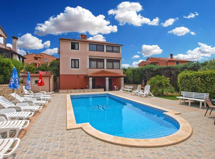 Ferienwohnung für 5 Personen, mit Terrasse und Pool in Banjole