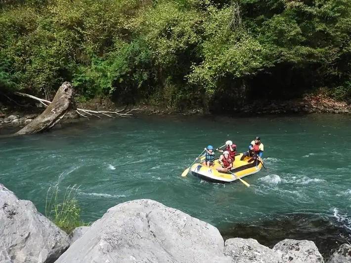 Gîte pour 6 personnes, avec piscine à Lestelle-Bétharram - 2