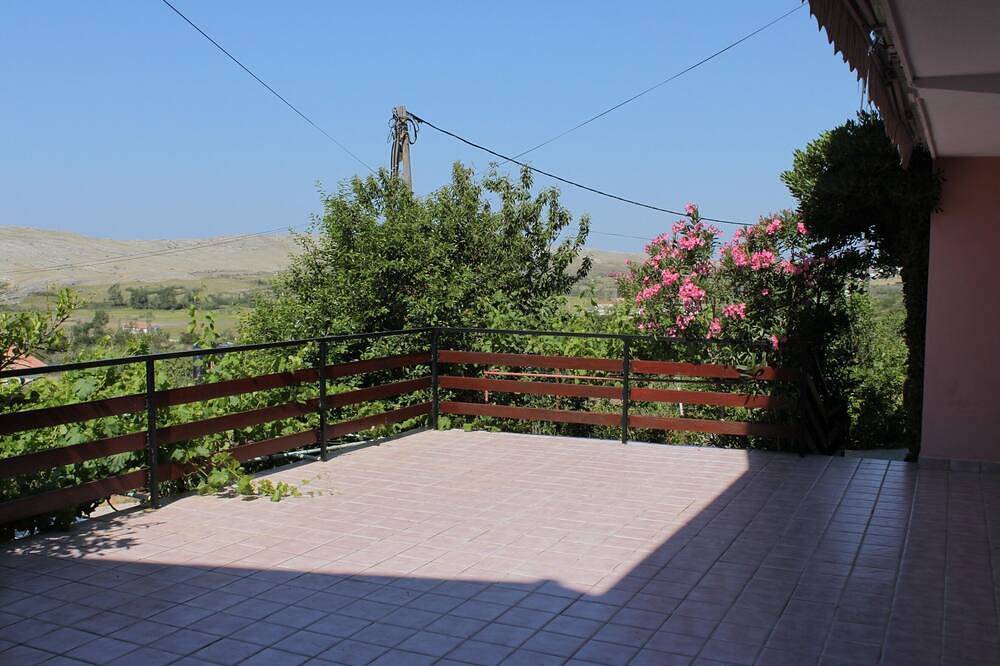 Appartamento intero, Appartamento di quattro stanze con terrazzo e vista mare Vlasici, Pago - Pag (A-4319-b) in Vlasici, Pag