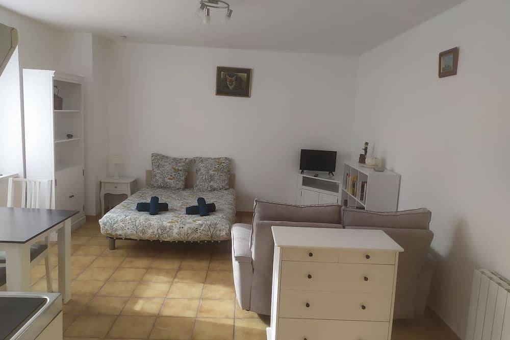 Entire apartment, Spacious, Bright, Brand-New Studio Overlooking Vineyards And Hillsides. in Guebwiller, Parc naturel régional des Ballons des Vosges