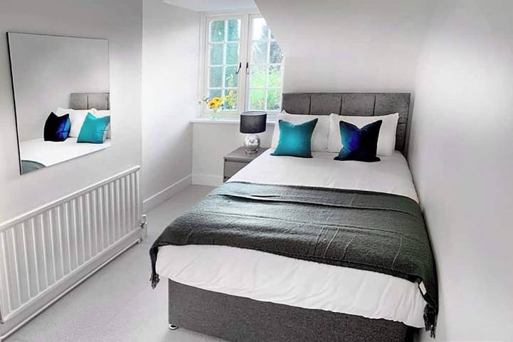 Bray - Characterful 3 Bedroom House - By The River in Maidenhead, Berkshire