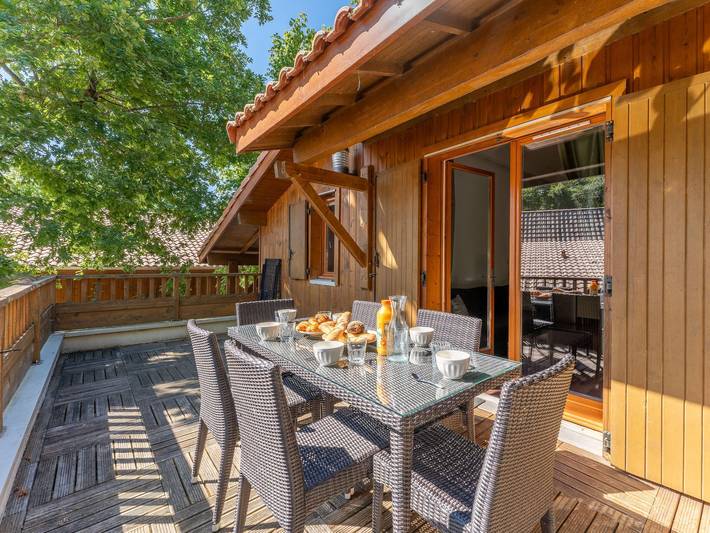 Gîte pour 6 personnes, avec terrasse et piscine, adapté aux familles dans Plage Moutchic - 2