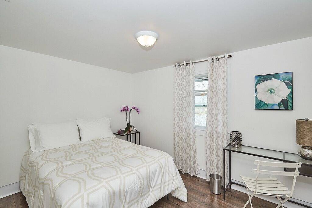 Ganze Wohnung, Herz von Niagaras Weinland in der berühmten Stadt Port Dalhousie in St. Catharines, Niagara Fälle