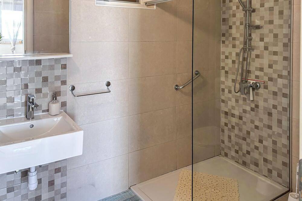 Ganze Wohnung, Amazing apartment in Podgora with house sea view in Podgora, Makarska Riviera