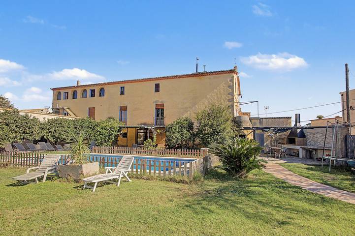 Casa Rural Can Padrosa – Historische Masía mit Pool, Garten & Platz für 11 Gäste in Riumors, Oberampurien