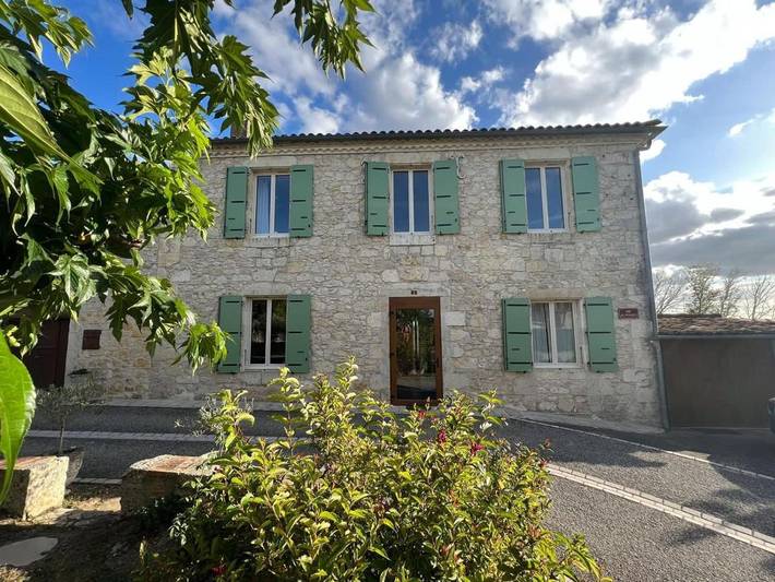 Chambre d’hôte pour 2 personnes, avec Terrasse et Jardin ainsi que Piscine et Vue à Saint-Clar
