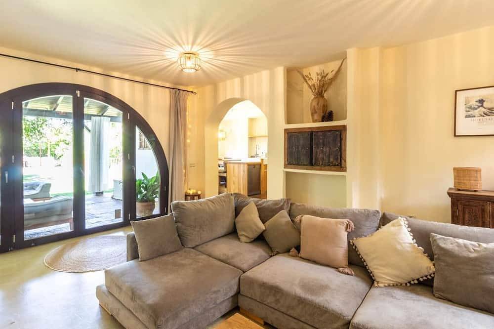 Preciosa casa con piscina en pleno corazón del Valle de Lecrín in Restabal, El Valle