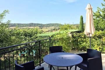 Location de vacances pour 4 personnes, avec balcon et jardin à Serviers-et-Labaume