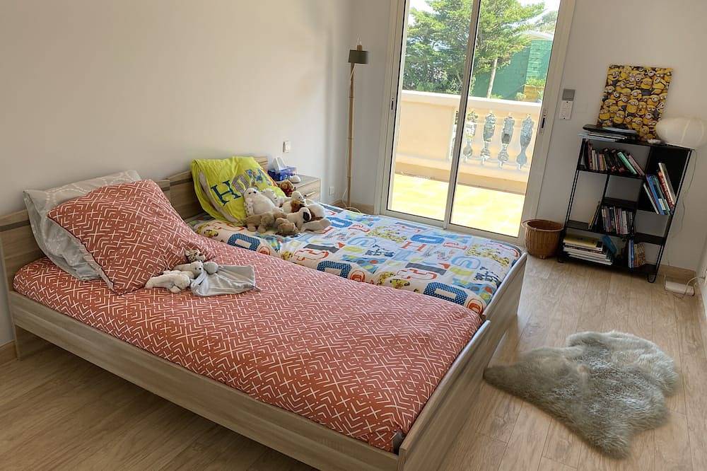 350m2 House - 5 Br – heated pool – quiet surroundings in La Turbie, Nice region