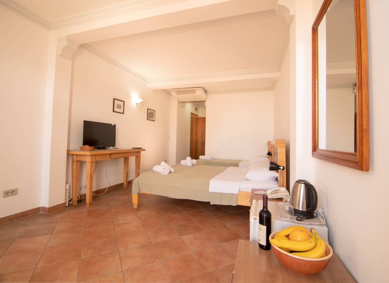 Auberge Levantin 1-3 Chambre N2 Côté Mer in Sveti Stefan, Municipalité de Budva