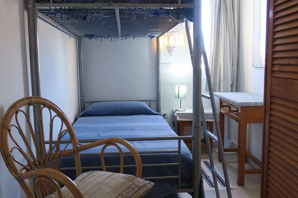 Schöne 2 Schlafzimmer. s komplett renovieren. Hot & Cold Air Con Kostenlose Wifi in Puerto del Carmen, Tías