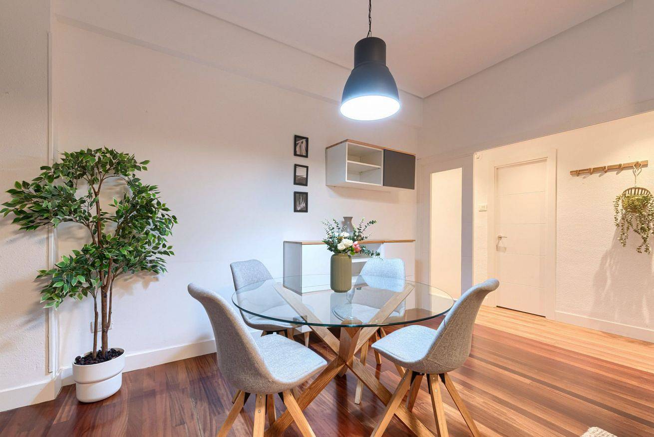 Hel lejlighed, Vt Recien renovado en Zabalburo  in Bilbao, Vizcaya