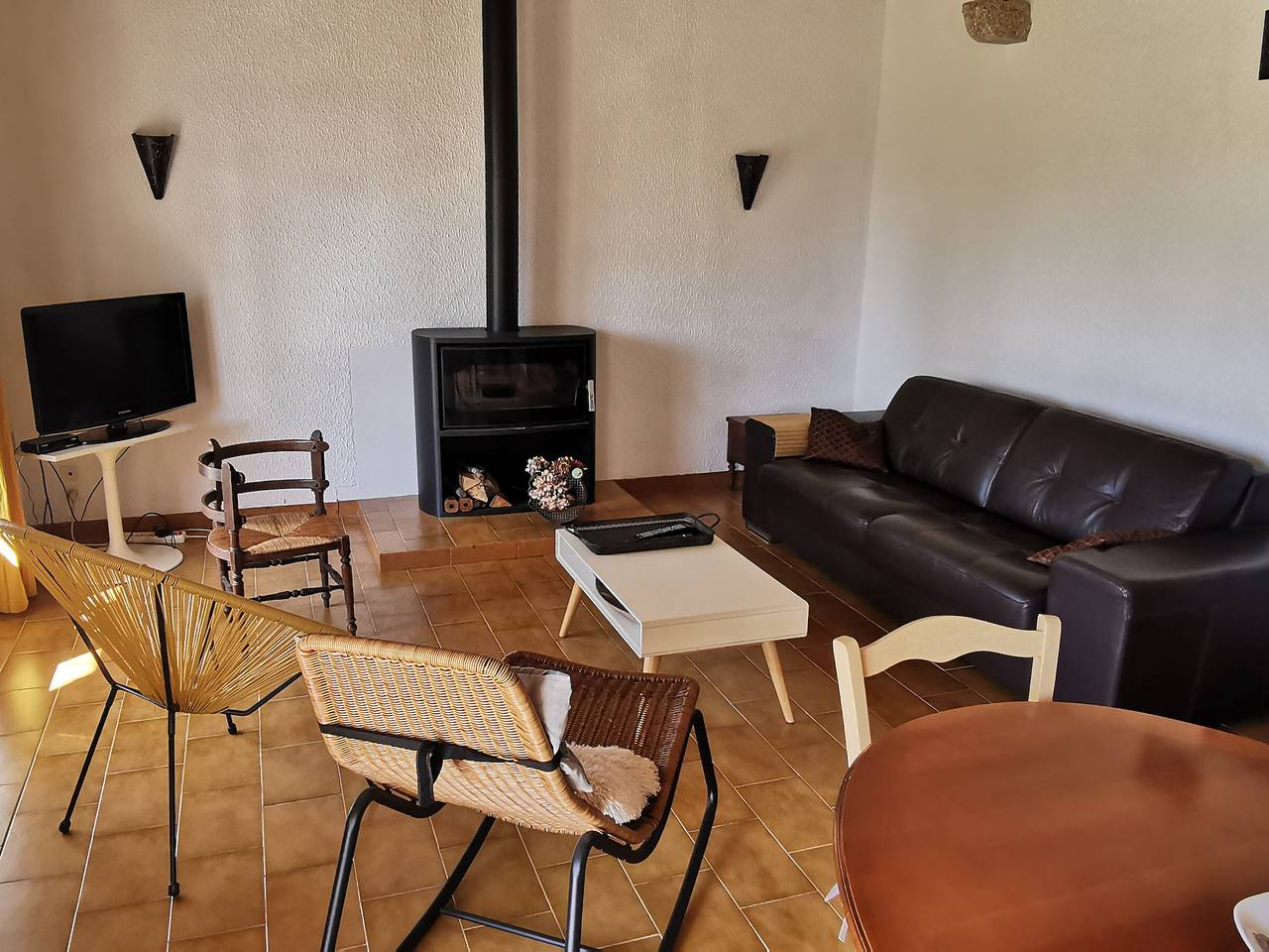 Bright house for 6, 700m from beach, spacious garden in Saint-Vincent-sur-Jard, Vendée