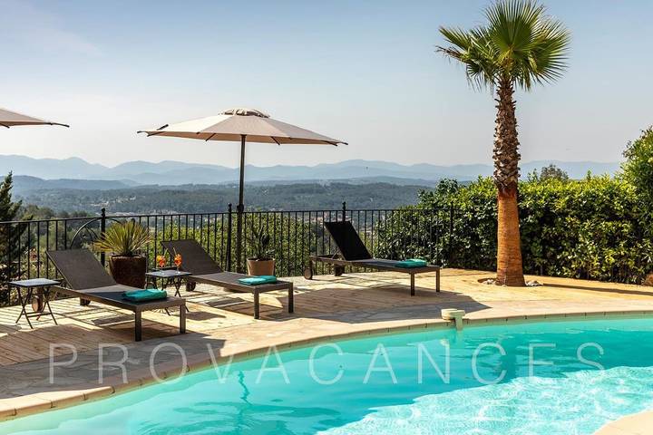 Location de vacances pour 8 personnes, avec jardin et piscine à Draguignan - 4