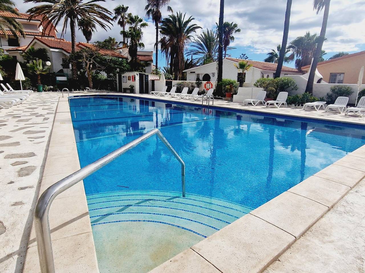 Apartamento entero, Apartamento de vacaciones para 6 personas con piscina in Chayofa, Arona
