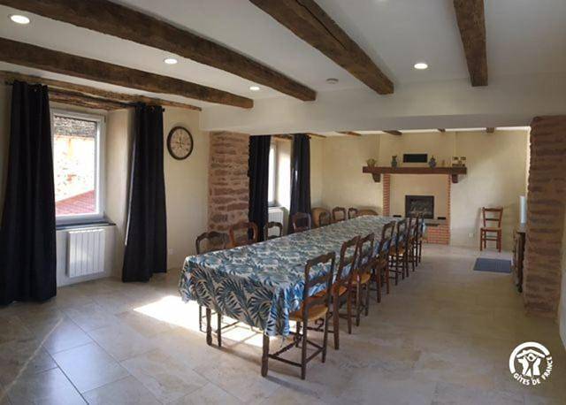 Location de vacances pour 15 personnes, avec jardin ainsi que vue et terrasse à Saint-Izaire - 3