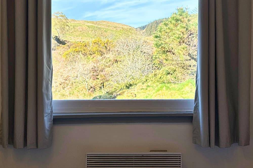 Jura -  a chalet that sleeps 4 guests  in 2 bedrooms in Oban, Loch Linnhe