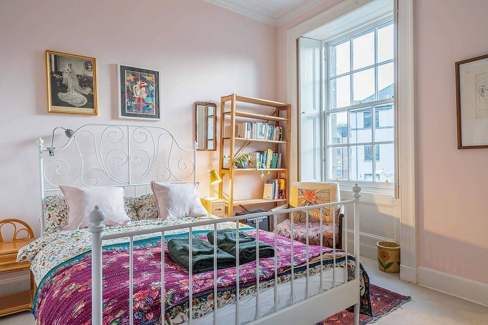 Stylish and Old-world Home Minutes From City yet Surrounded in Green and Country in Edimburgo, Lothian