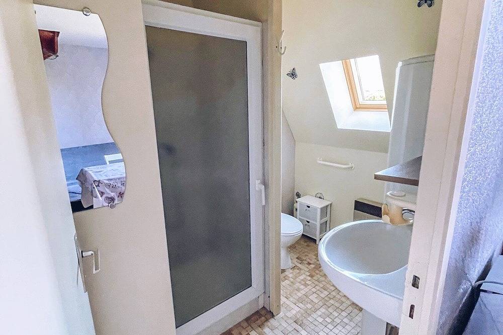 Entire apartment, Gite 2/4 people n ° 477 in Anzême, Guéret region