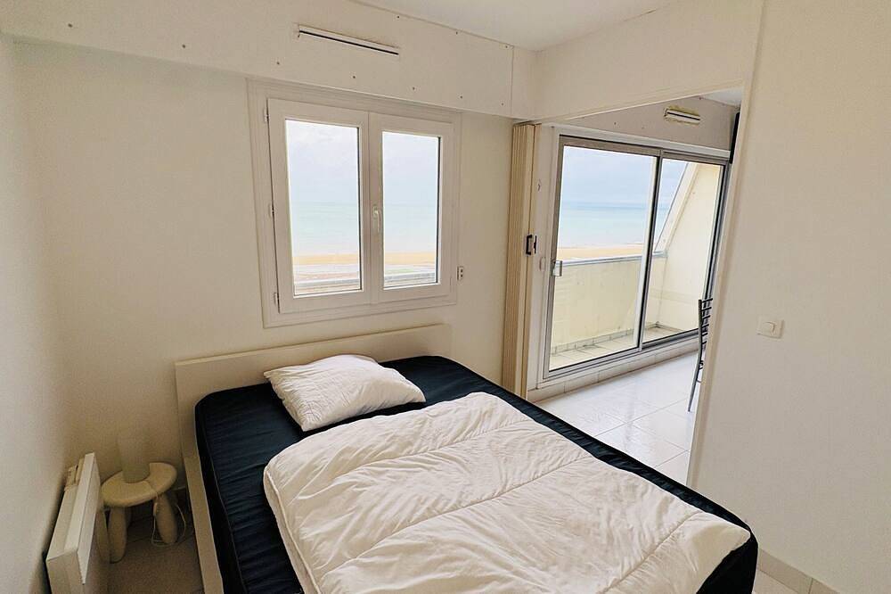 Appartement entier, Appartement vue mer situé au coeur des plages du Débarquement in Saint-Aubin-sur-Mer (Calvados), Région de Caen