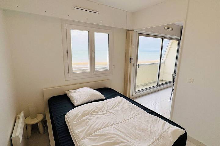Appartement entier, Appartement vue mer situé au coeur des plages du Débarquement in Saint-Aubin-sur-Mer (Calvados), Région de Caen