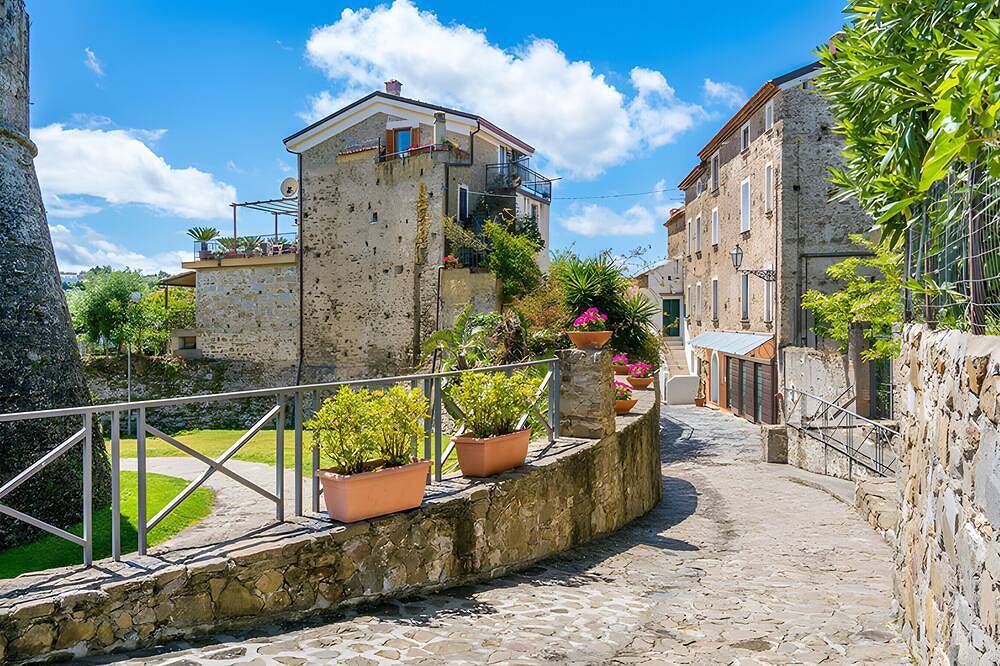Apartamento entero, Apartamento 'A Due Passi Dalla Stazione' con balcón, Wi-Fi y aire acondicionado in Agropoli, Cilento