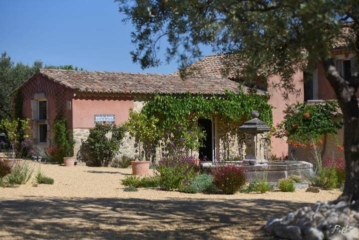 Chambre d’hôte pour 2 personnes, avec terrasse et vue ainsi que jardin et piscine dans Dentelles de Montmirail - 4