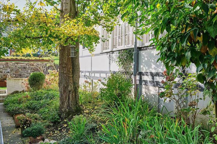 Ferienwohnung für 6 Personen, mit Balkon/Terrasse und Terrasse sowie Garten in Neunkirchen-Seelscheid