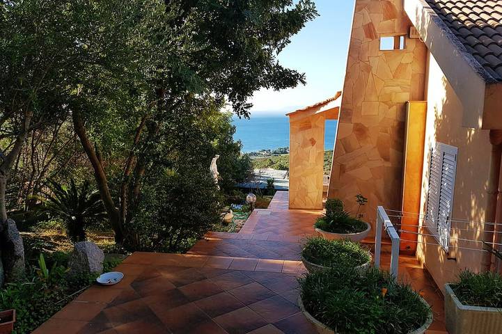 Villa for 15 people, with balcony and garden - 1
