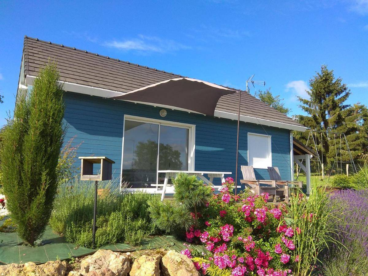 Two-Bedroom House in Saint-Martin-sur-Ocre, Région de Montargis