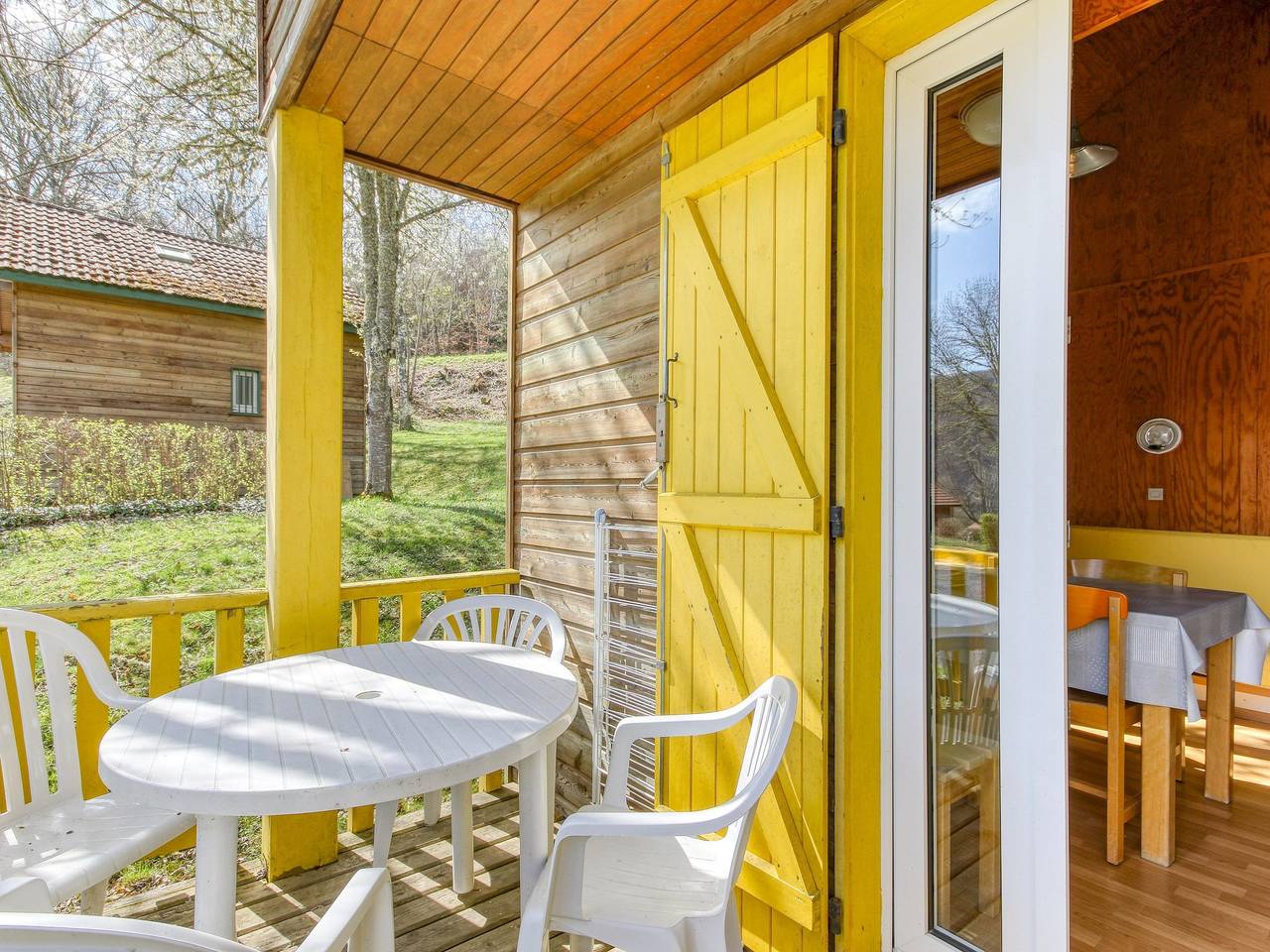Chalet pour 5 personnes avec mezzanine in Saint-Jacques-d'Ambur, Puy-de-Dôme