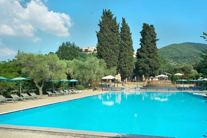 Ferienhaus für 5 Personen, mit Pool und Garten, mit Haustier