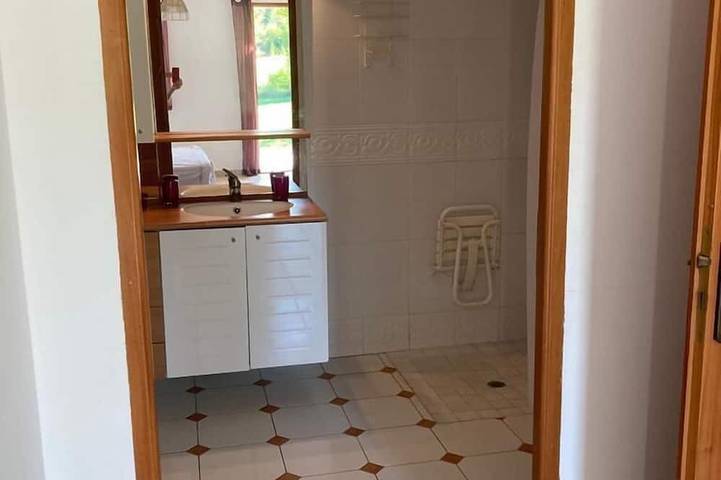 Villa de 4 dormitorios con piscina privada climatizada y gran jardín cerrado en Lourmarin in Lourmarin, Parque natural regional del Luberon