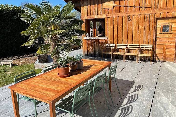 Location de vacances pour 6 personnes, avec terrasse et jardin à Contamine-Sarzin