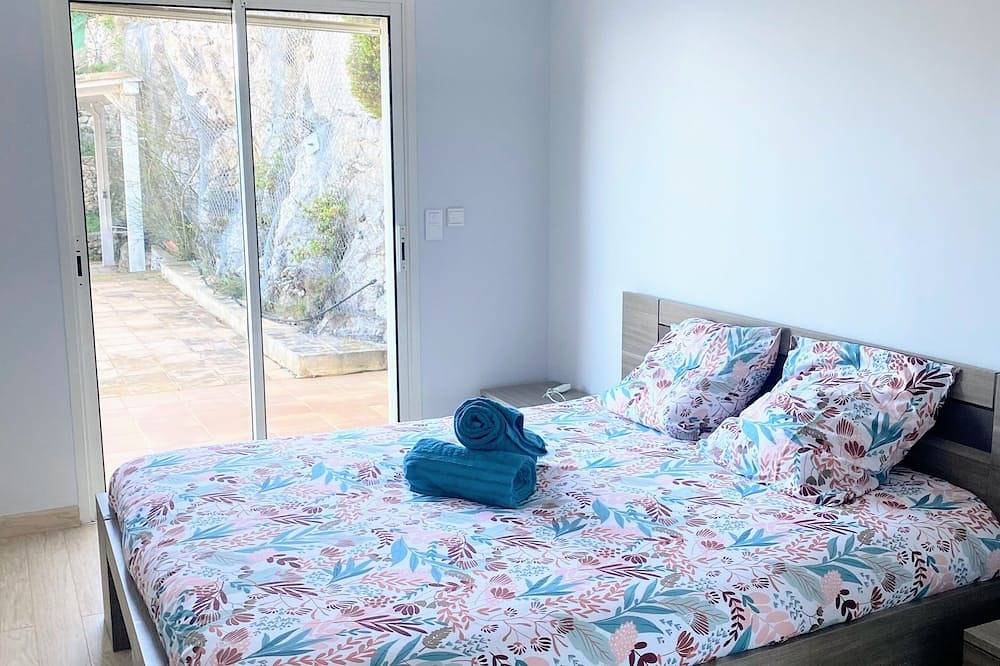 350m2 House - 5 Br – heated pool – quiet surroundings in La Turbie, Nice region