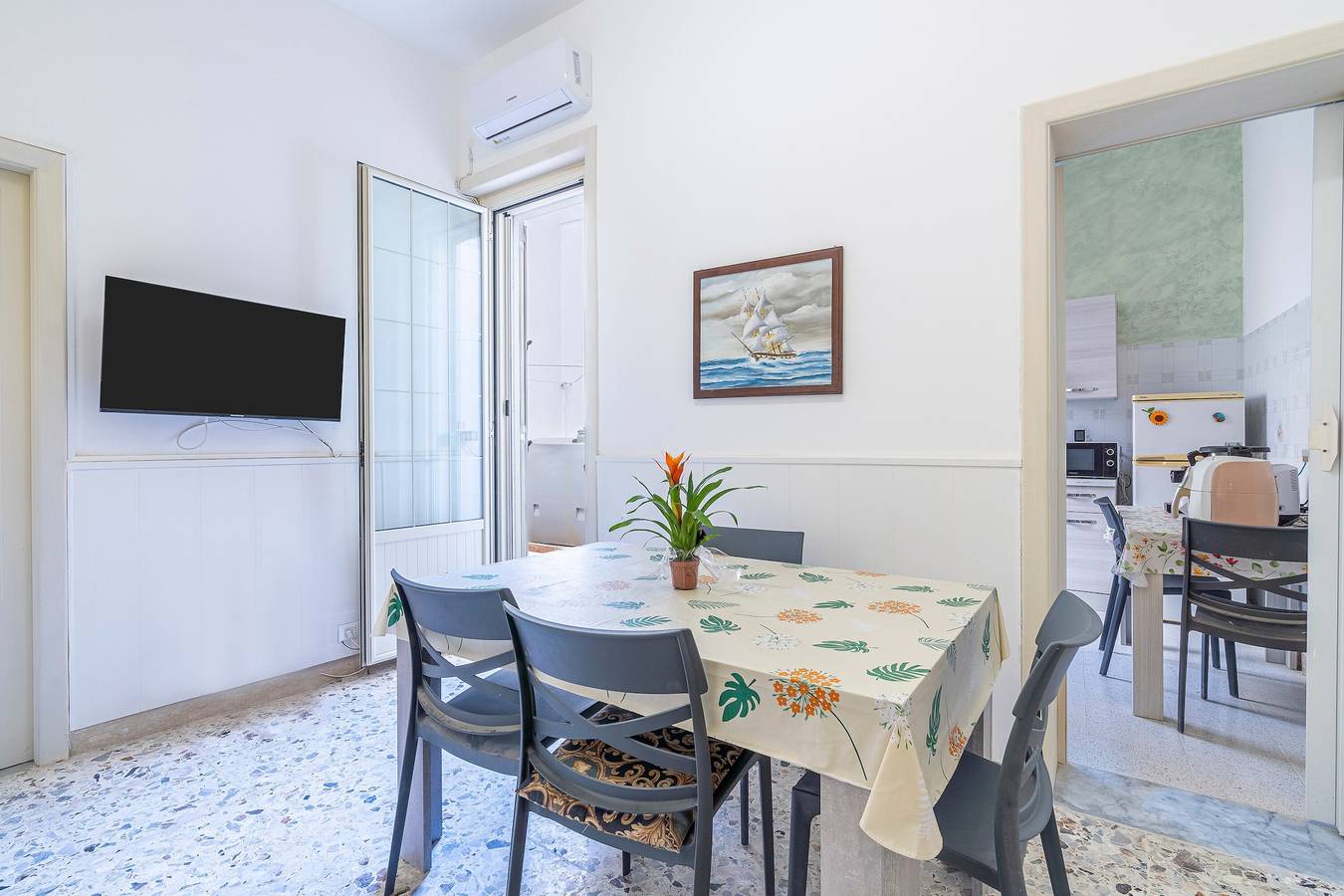 Appartement entier, Appartement 'Alabostreet51' avec terrasse privée, Wi-Fi et climatisation in Augusta (Sicile), Augusta (Commune)