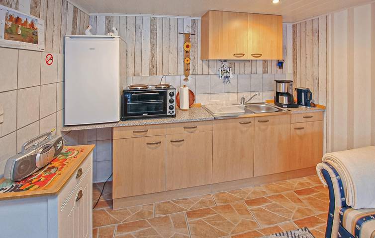 Ferienwohnung am See mit Terrasse, Parkplatz & Kabel-TV - Waren (Müritz) in Waren (Müritz), Müritz