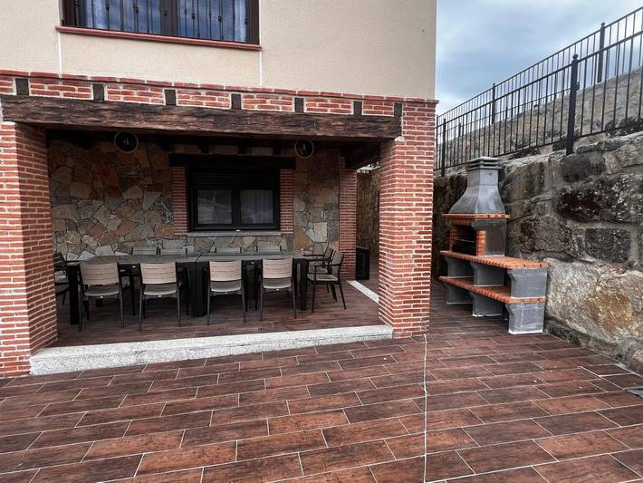 Location de vacances pour 12 personnes, avec jardin ainsi que vue et piscine, animaux acceptés à Arenas de San Pedro - 4