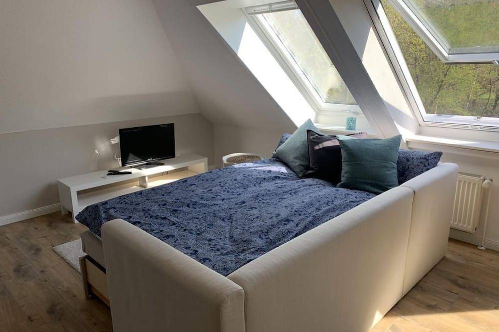 Ganze Wohnung, Sonniges Stadt-Apartment - Appartement/Fewo, Dusche, Wc, ruhig 1.Og in Bad Segeberg, Kreis Segeberg