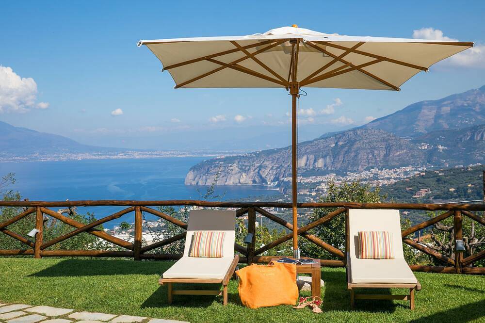 Villa mit spektakulärem Blick auf Sorrent.. in Sant'Agata sui Due Golfi, Massa Lubrense