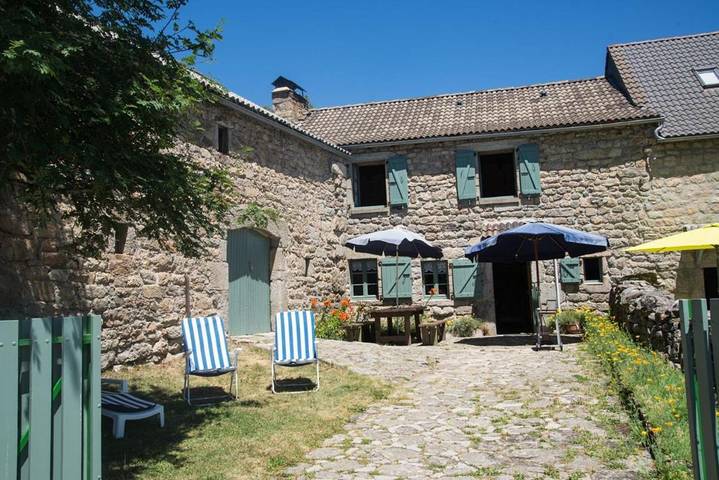 Location de vacances pour 6 personnes, avec terrasse, animaux acceptés à Fau-de-Peyre - 3