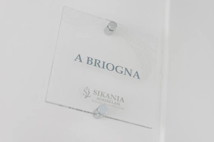 Kamer A Briogna – Sikania Agrirelais, uitzicht op bergen