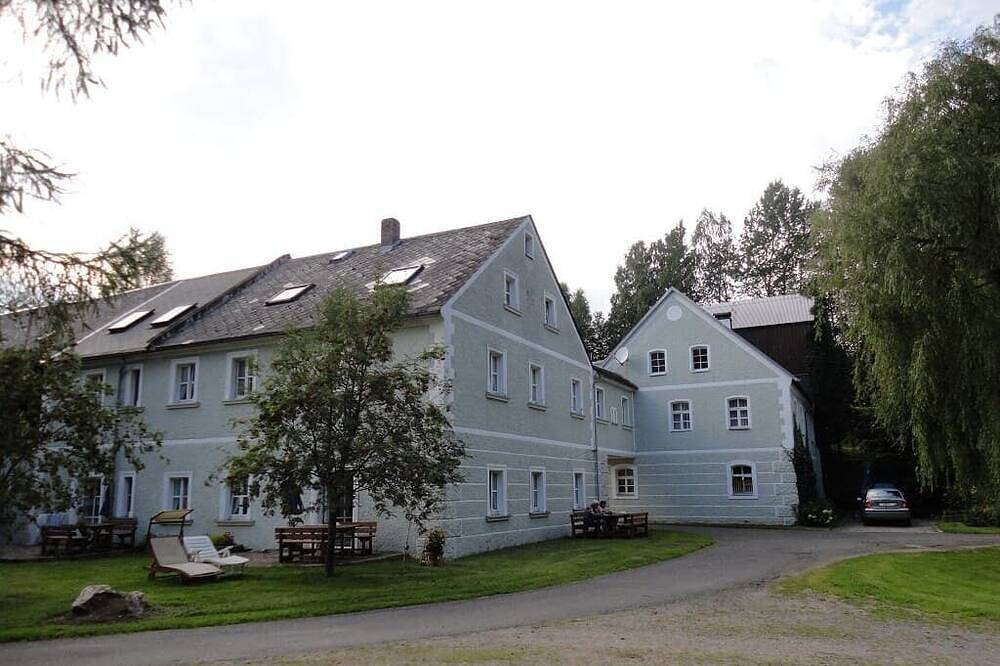 Ganze Wohnung, Unterkunft im ersten Stock in der Mittelgebirgslandschaft des Oberpfälzer Waldes in Tirschenreuth, Ostbayern